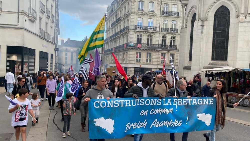 Komzoù manifestadeg “Breizh Asambles”, d'ar sadorn 28 a viz Gwengolo e Naoned