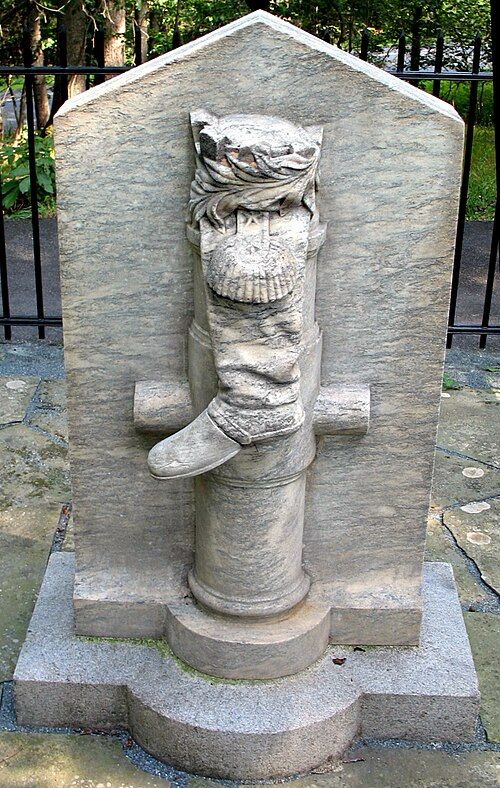 The Boot Monument in Saratoga National Historical Park, New York.

The monument commemorates an (unnamed on the statue) Benedict Arnold as the "most brilliant soldier of the Continental Army".