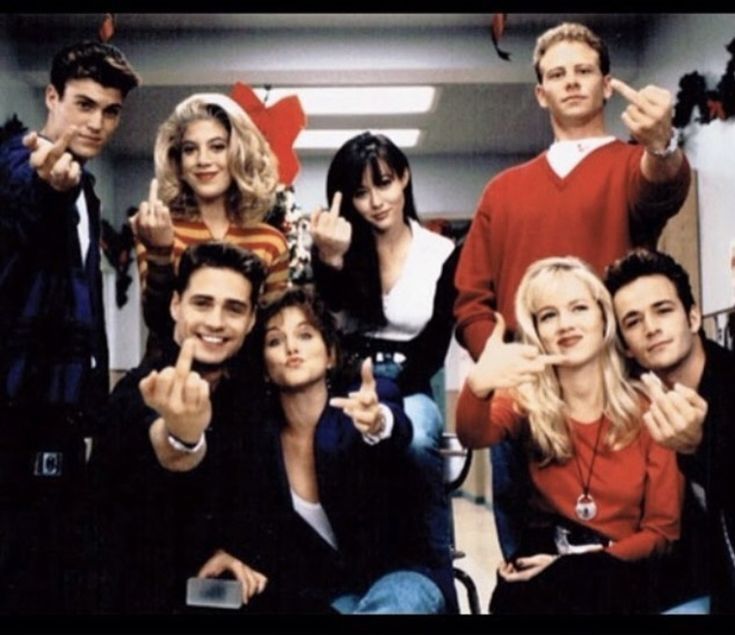 Beverly Hills 90210 cast group shot