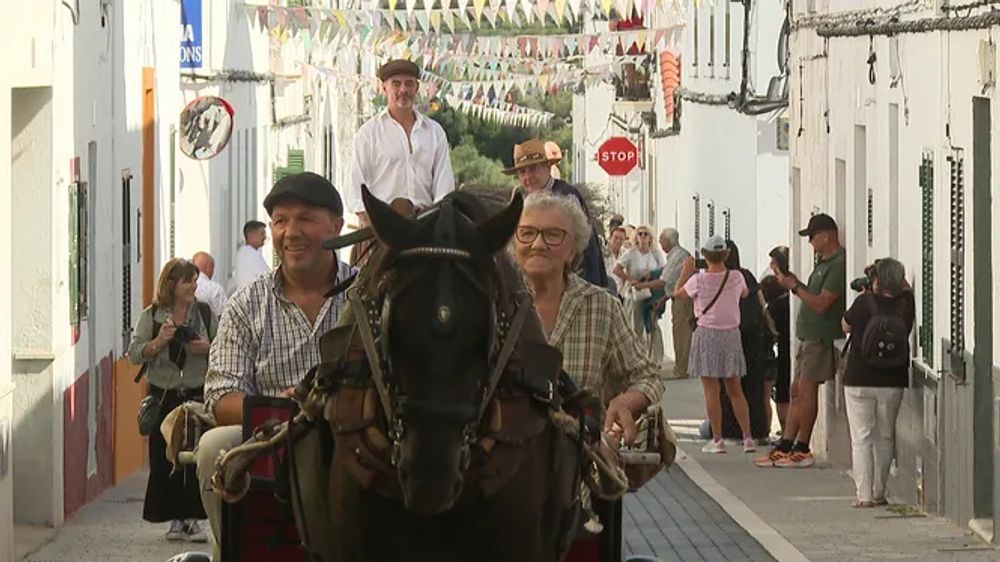 IB3N | Es Migjorn Gran celebra la seva tradicional desfilada pagesa