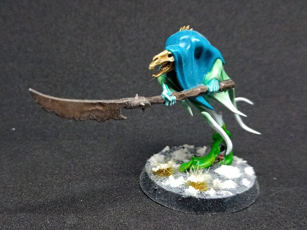 Nighthaunt Wraithglaive - cool model, shit stats in almost every iteration of the rules.