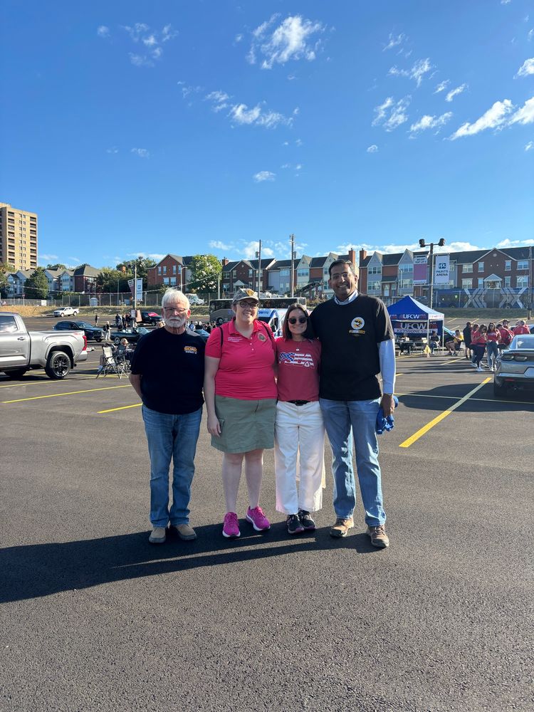 Lissa pictured with elected officials.