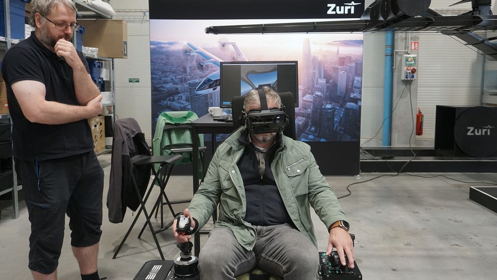 Investor testing the Hybrid VTOL flight simulation experience at Zuri’s R&D Center.