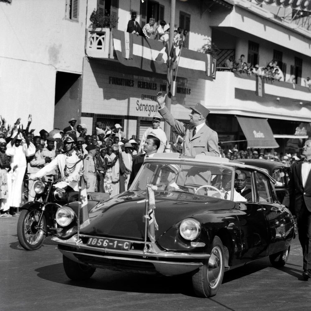 french president de Gaulle and his wife escaped unharmed, thanks in part to this legendary iconic french car Citroën DS