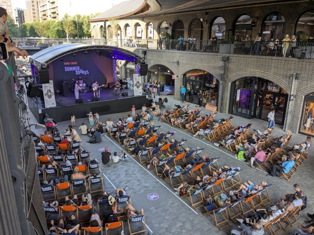 Kings Cross Summer Sounds in Coal Drops Yard, umsonst und draußen 