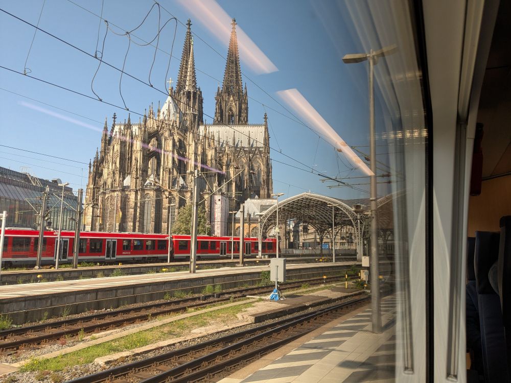 Kölner Dom und Köln Hbf