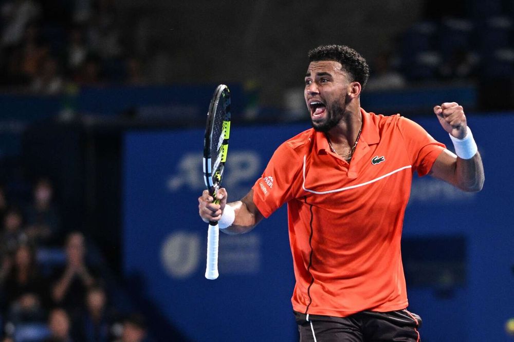 Tennis : Arthur Fils remporte l’ATP de Tokyo en battant Ugo Humbert, dans une finale 100 % française