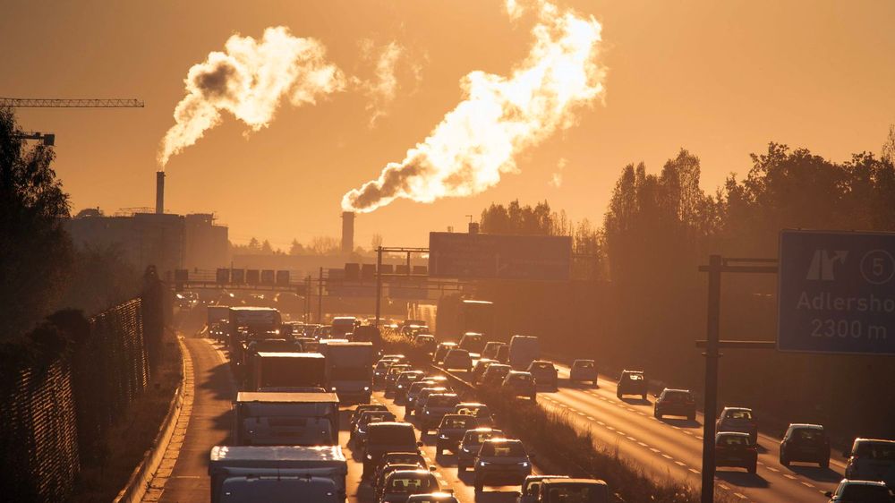 Baisse des émissions de gaz à effet de serre en 2023 : "Cela va être compliqué de maintenir un tel rythme dans les prochaines années", prévient François Gemenne