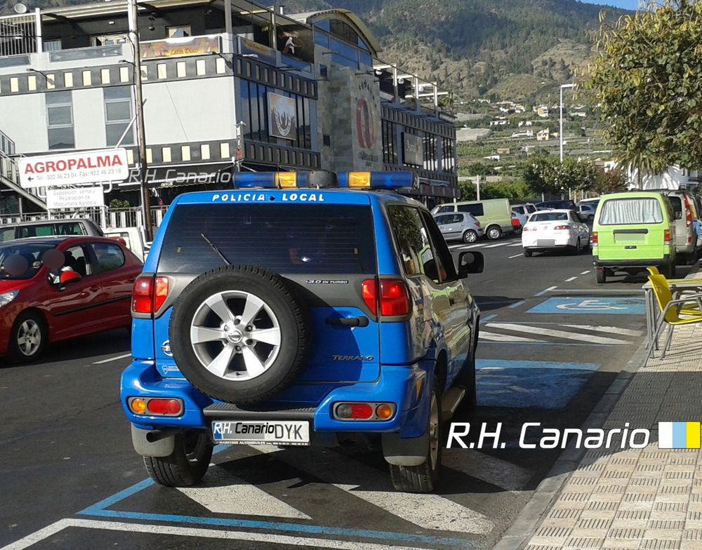 2002 Nissan Terrano II R20 Phase 4 patrol of Canary Islands Los Llanos de Aridane Local Police