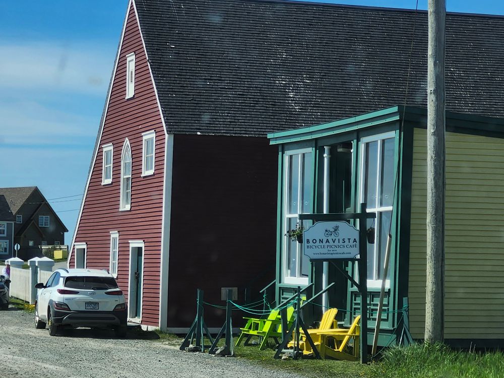 Old buildings in Bonavista, the red building was probably some kind of institutional structure, the other has been turned into a restaurant.