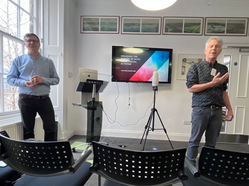 Steve Taylor introducing Jonas Kurlberg before his keynote