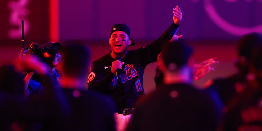 OMG! Mets celebrate a win with a postgame concert by one of their players