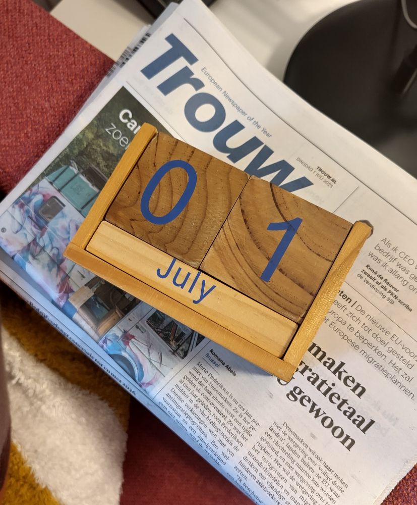 Het is al weer juli, warm, heet, zowel letterlijk als overdrachtelijk, aan dat laatste mag wel wat meer worden gedaan...