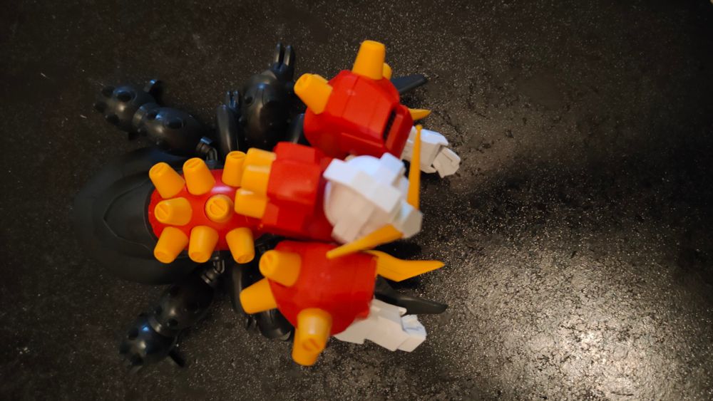 Vue de dessus du Devil Gundam 