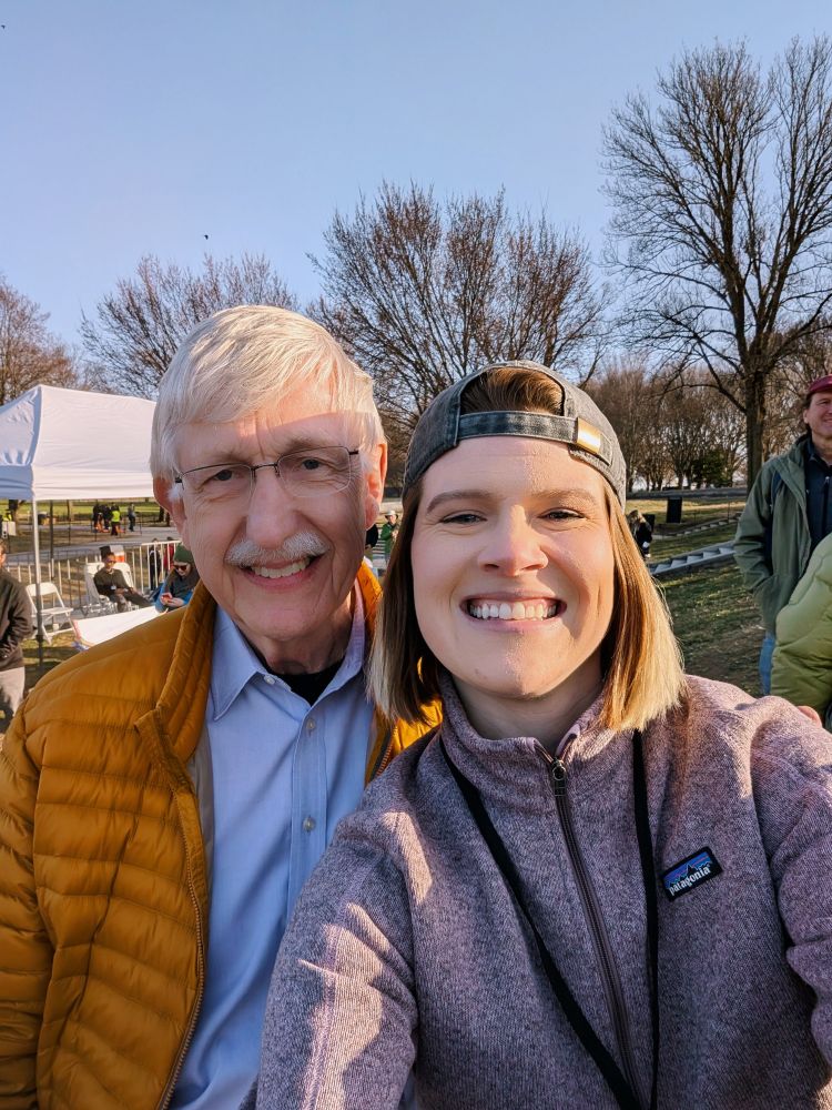 Francis Collins with a Stand Up for Science organizer. 