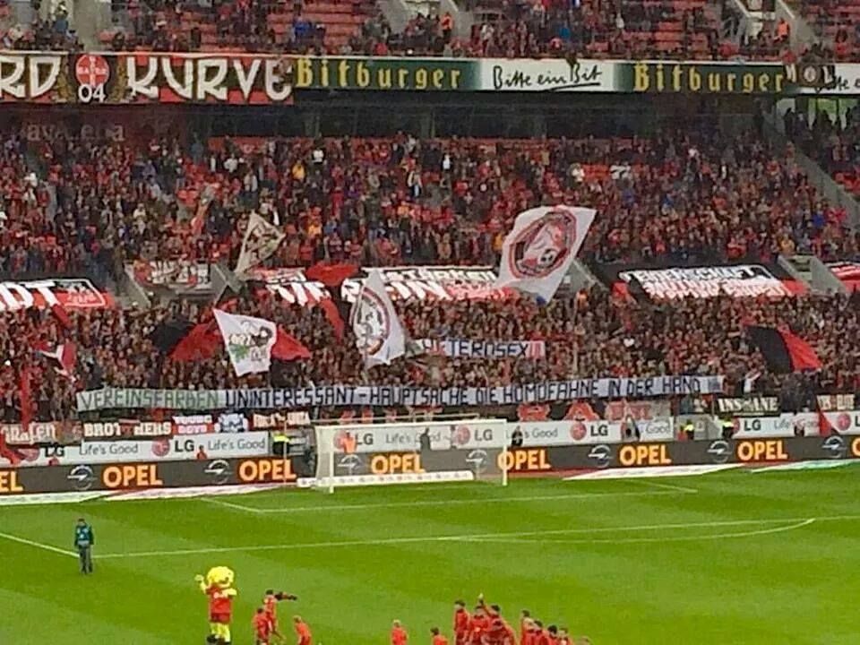 A banner by Ultras Leverkusen which reads: “HeterosexuUL - The club’s colors (in green, Werder’s colors) are not important, the only thing that matters is the homo flag (an insulting way to refer to the rainbow flag) in their hands.”