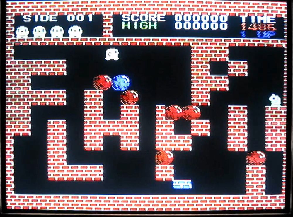 A screenshot of a video recording of the Famicom game, Flappy, being played off a CRT.
(sourced from https://www.youtube.com/watch?v=QgK30bqecak)