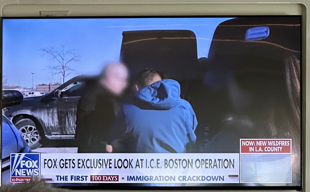 Fox News blurring ice personnel faces during raid 