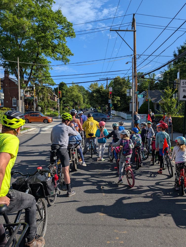 Mundo Verde bike bus waiting to cross Taylor.