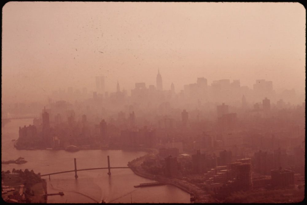 The smog rolls over Manhattan. U.S. National Archives Photo. (Vice article)