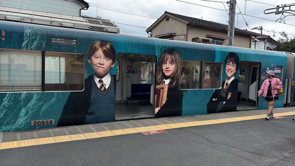 Harry Potter train that takes visitors from the station to the venue