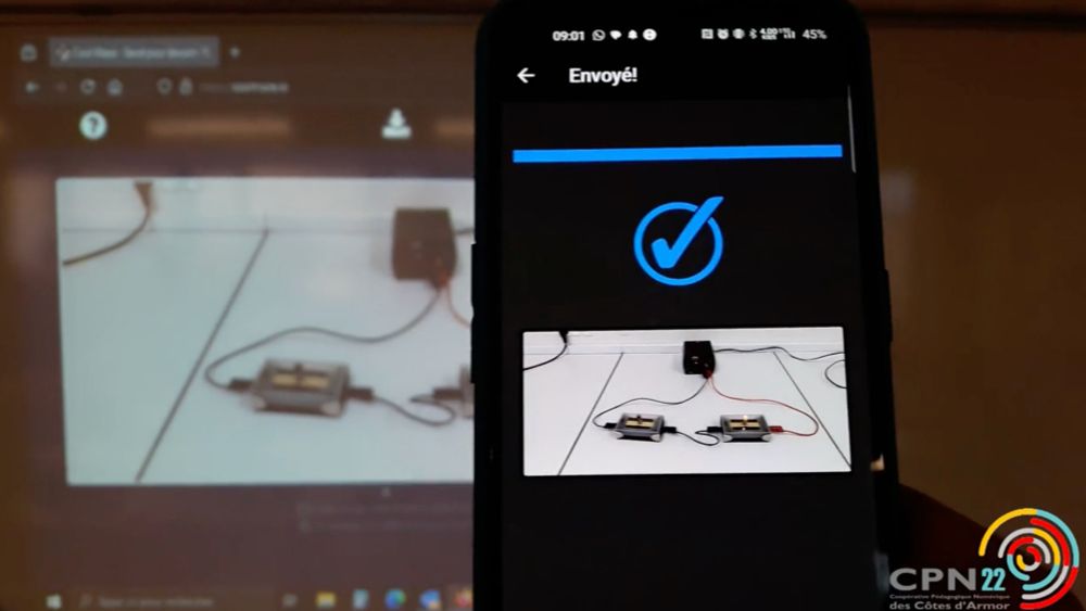 Une photo de TP projetée en classe via l'application Cool Maze
