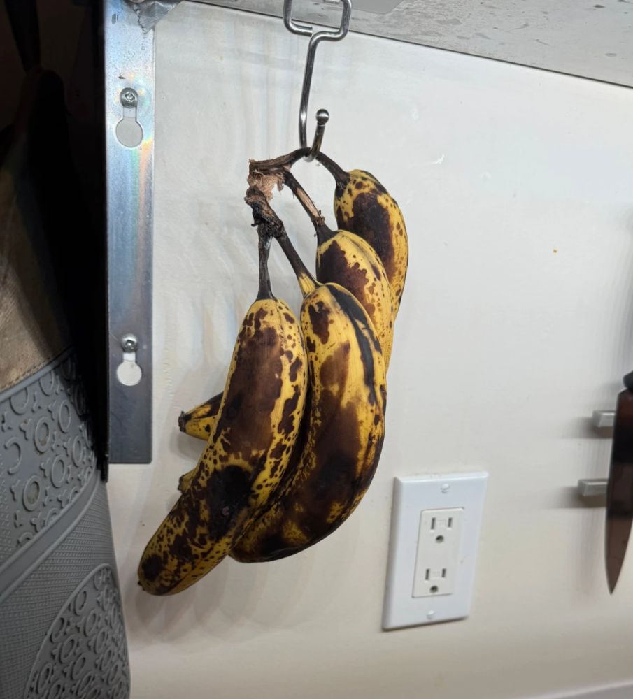 Brown bananas 