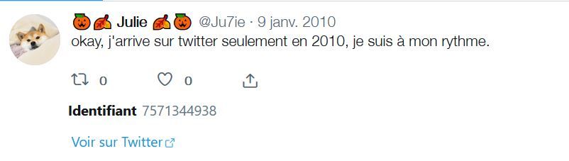 Screen de mon tout premier tweet, du 9 janvier 2010 : "okay, j'arrive sur twitter seulement en 2010, je suis à mon rythme."