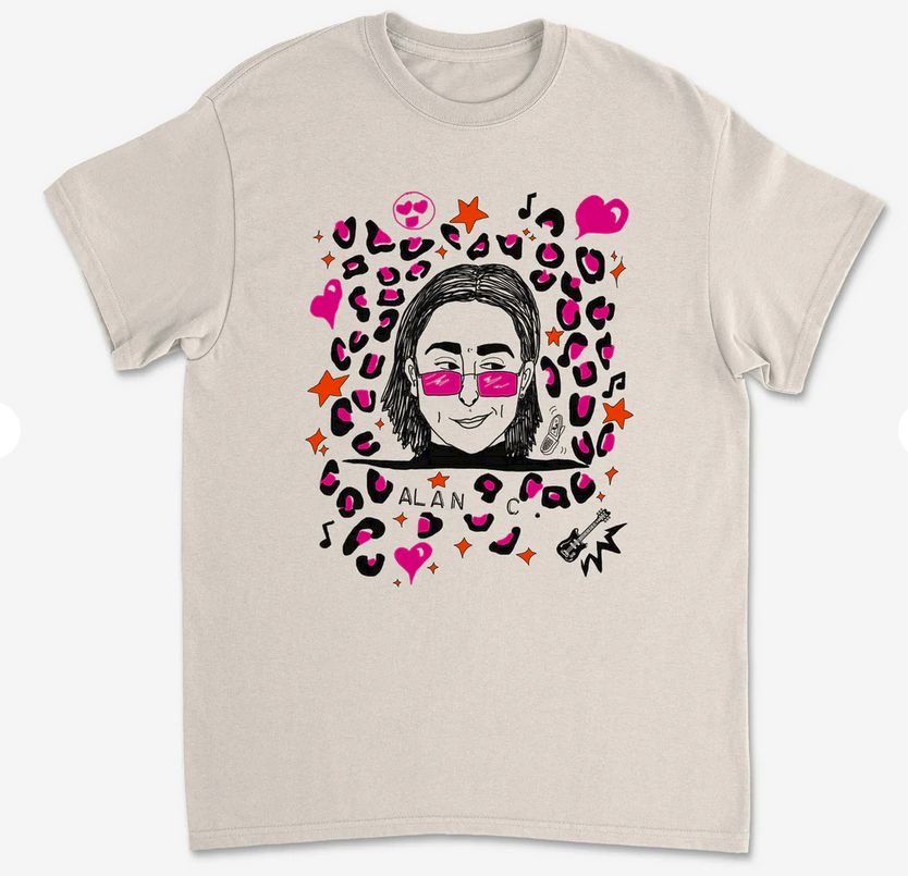 T-shirt depicting Alan Cumming as Wyatt Frame in JOSIE AND THE PUSSYCATS (2001)