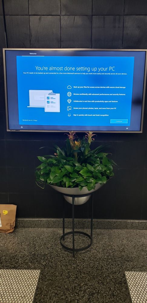 Building directory screen, showing Windows update screen instead.