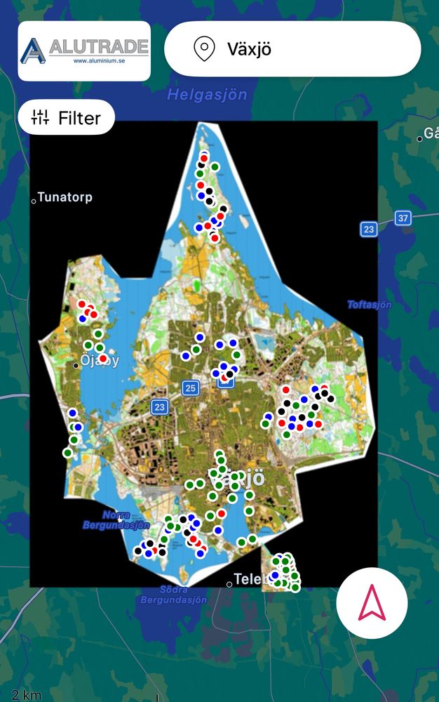 Skärmbild från Hittaut över Växjö, där en massa orienteringskontroller är utpluttade på kartan
