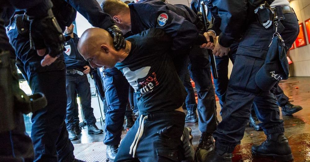 Lourdement réprimés, les activistes qui ont bloqué six abattoirs début juillet font vivre une lutte fondamentale qui nous concerne toutes et tous, plaident des personnalités, dont Flavien Berger, Annie Ernaux et Edouard Louis.