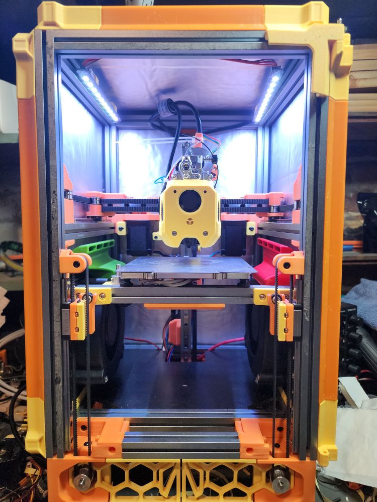 A small 3D printer with insulation 