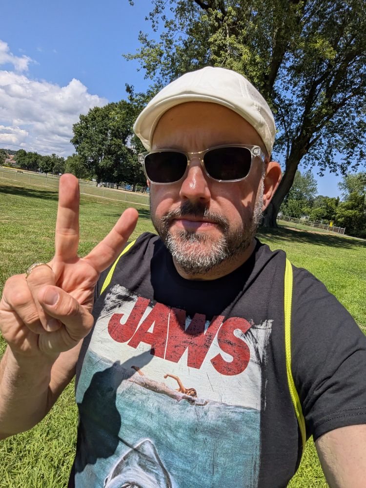 I got a new jaws shirt!