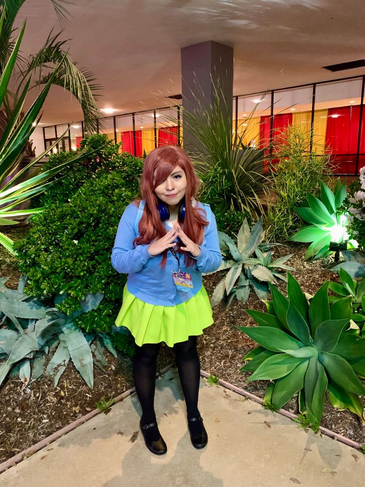Miku Nakano from quintessential quintuplets cosplayer.