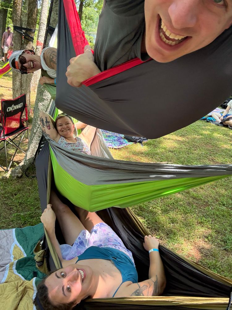 Same as previous picture, but from an unhinged selfie angle taken from the top hammock