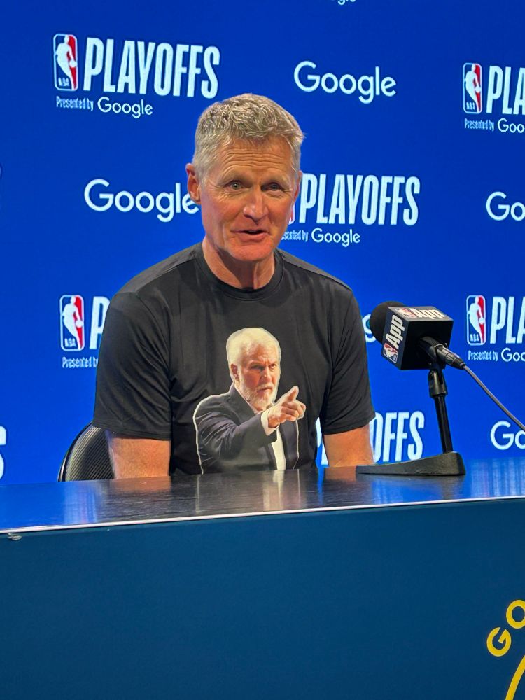 Kerr wears a Thanks Pop shirt to Game 6. 