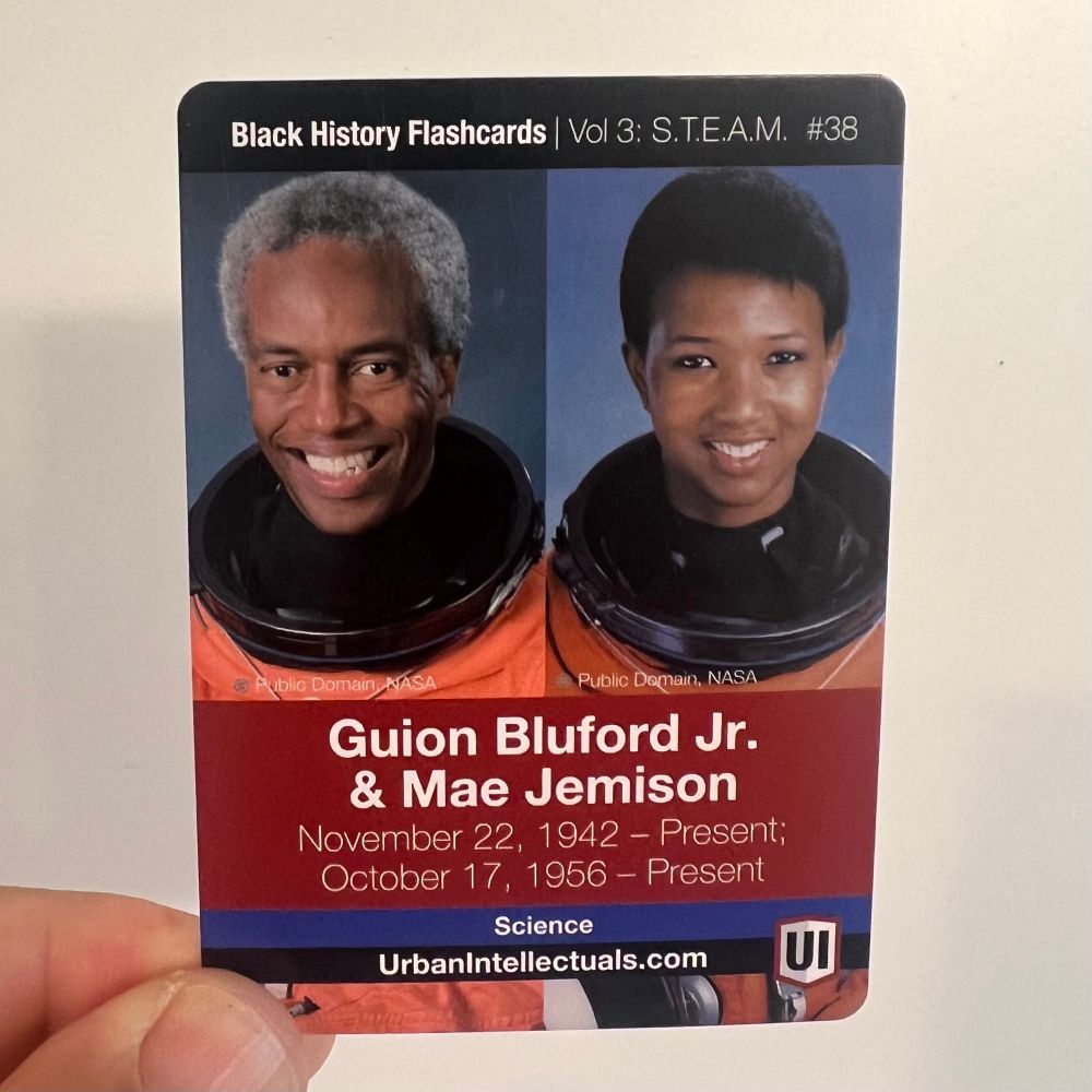 Flash card with Guion Bluford Jr. on the left and Mae Jemison on the right. Both in their astronaut uniforms. 