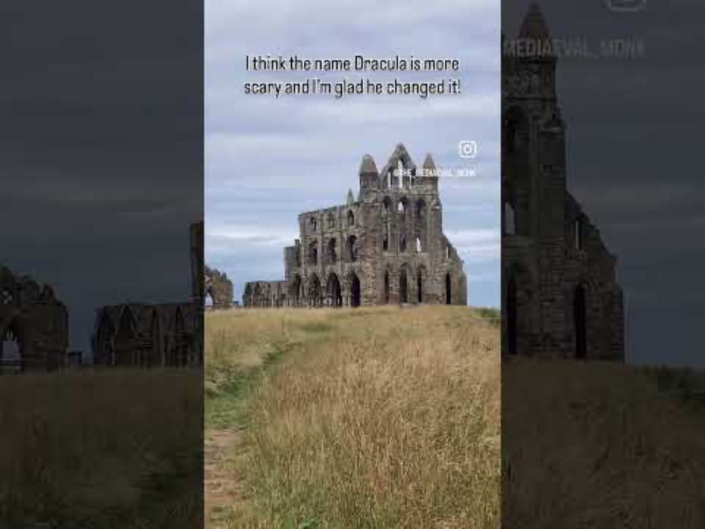 Whitby Abbey #medieval #dracula #travelvlog #travelblogger #abbey #ruins #whitby #england #uk