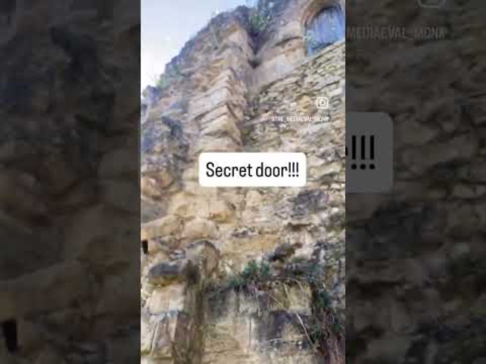 Secret Door at Knaresborough Castle! #medieval  #history #england #castle #travelvlog #historybuff