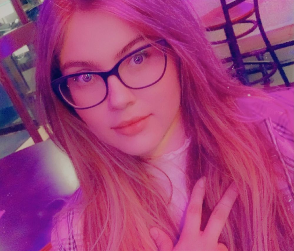 A picture of me with my glasses and my hand in a peace sign with my thumb out (for some reason?? Don’t know why I did that)