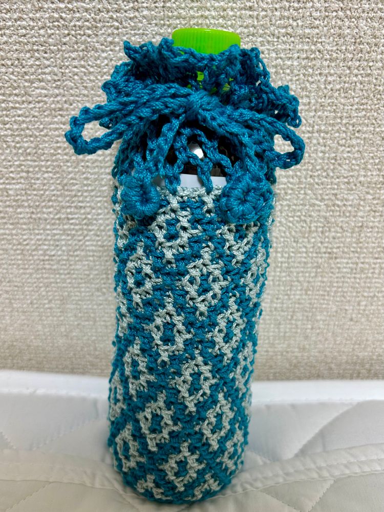 手編みのペットボトルカバー
