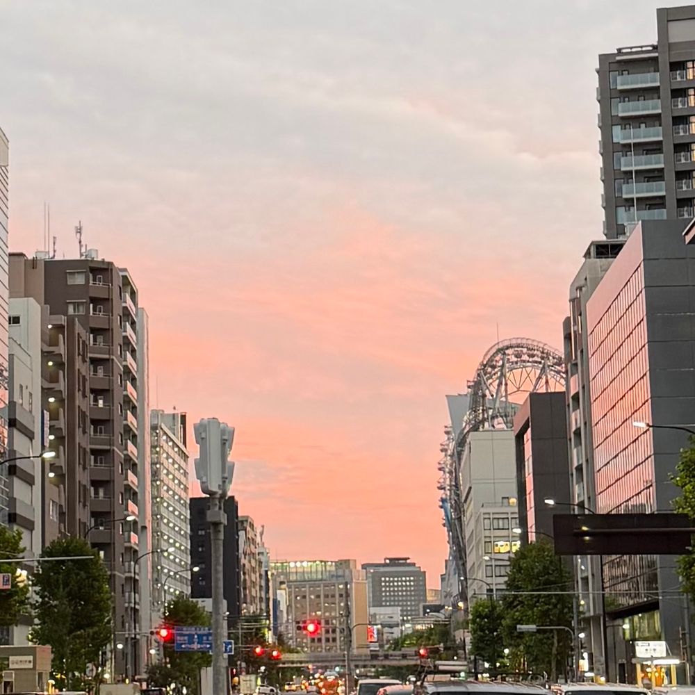 夕暮れと東京ドームシティ