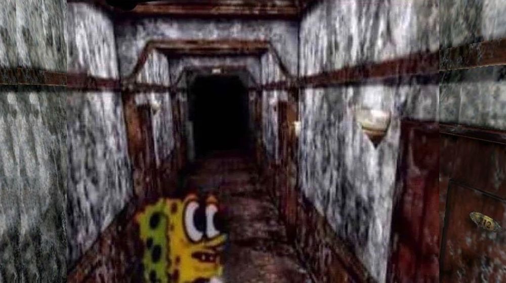 Bob esponja num corredor de Silent Hill com cara de preocupado