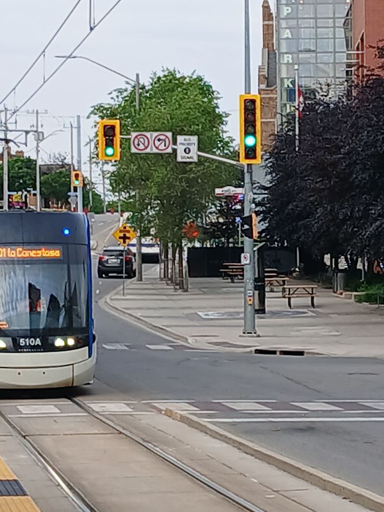 Bus priority traffic signal at King and Frederick.