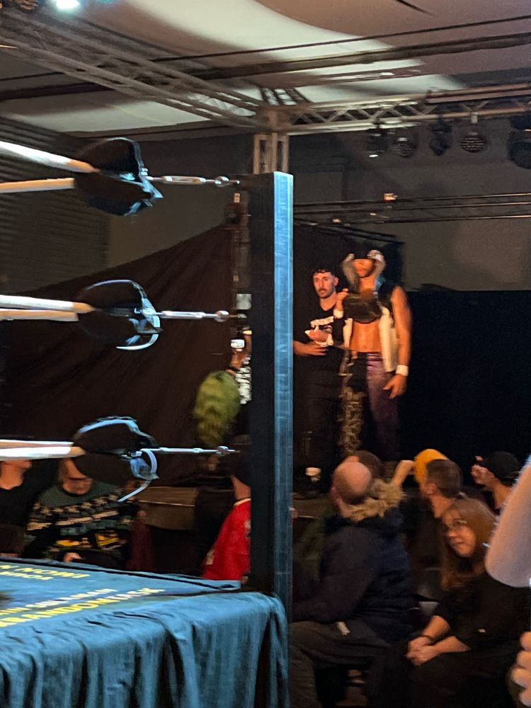 Leon Slater entering, seconded by his trainer Liam Slater