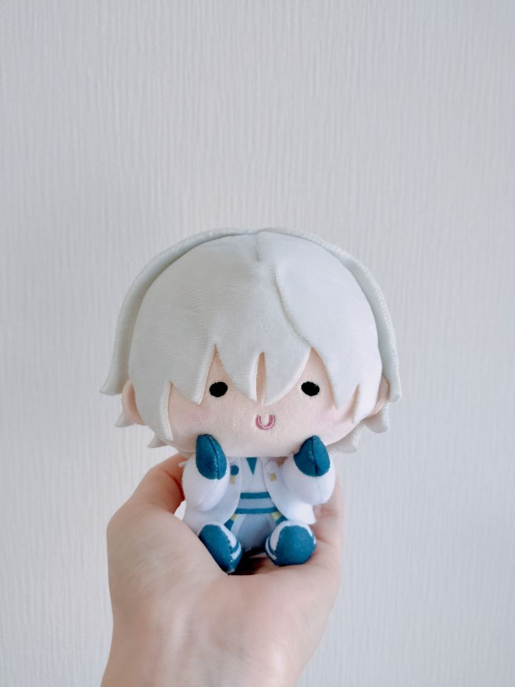 手のひらにおさまるんまほっぺ鶴