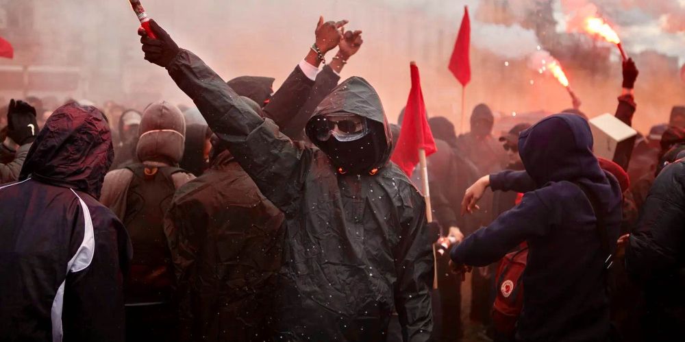 How do police identify and target those who participate in demonstrations? What countermeasures can we take to hinder repression?
