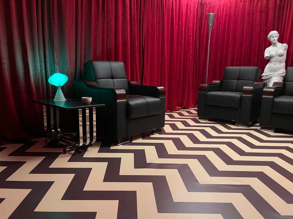 An image of the Red Room from the Twin Peaks series.