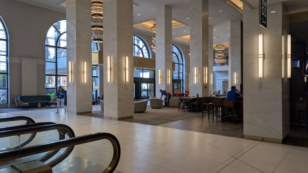 Picture of the Hilton Minneapolis Lobby